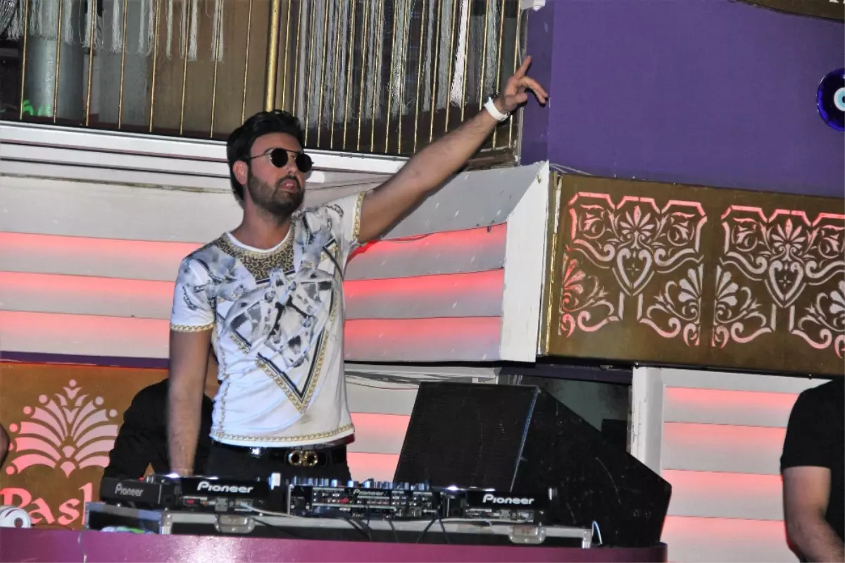 Dev Ayakkabı Firmasının Varisi Dj'lik Yapıyor