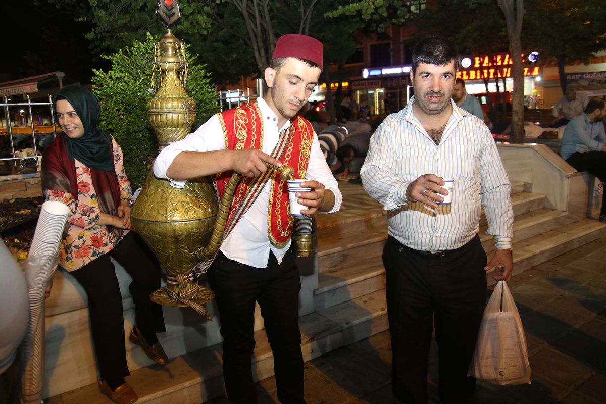 Esenler'de Osmanlı Geleneği: Ramazan Şerbeti