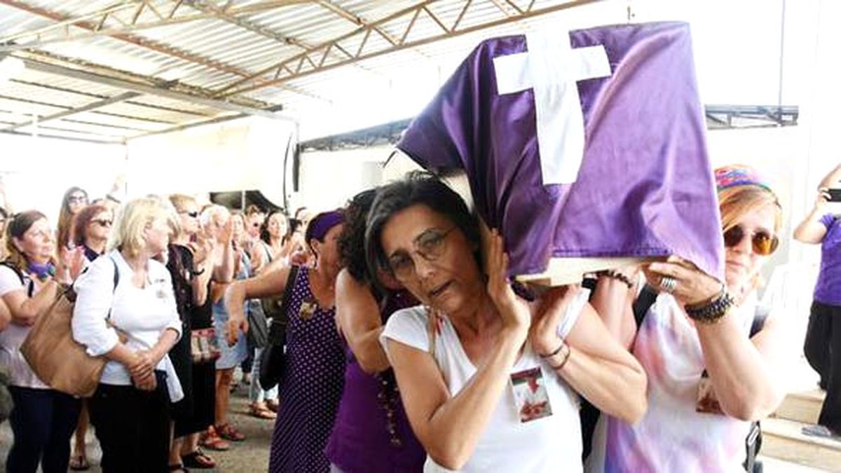 Feminist Hareketin Önderi Şirin Tekeli, Bedenini Kadavra Olarak Bağışladı, Alkışlarla Uğurlandı