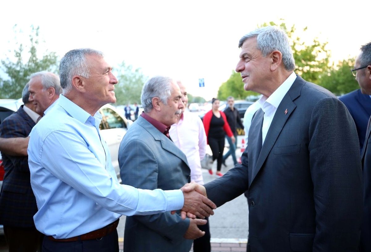 Kocaeli'nin Eski Belediye Başkanları İftarda Buluştu
