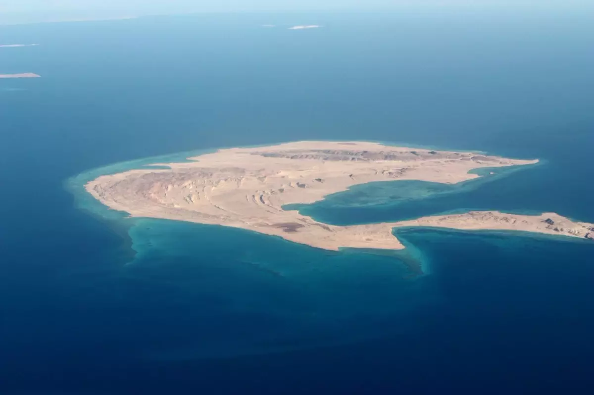 Tiran ve Sanafir Adalarının Suudi Arabistan'a Geçmesi