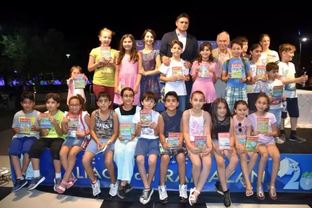Aliağalı Çocuklardan Muzaffer İzgü'ye Sevgi Seli