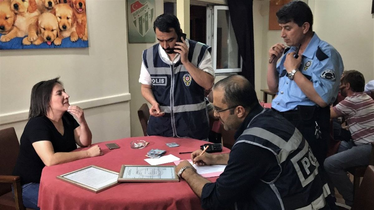 Bursa'da Dernek Görünümlü Kumarhanelere Baskın