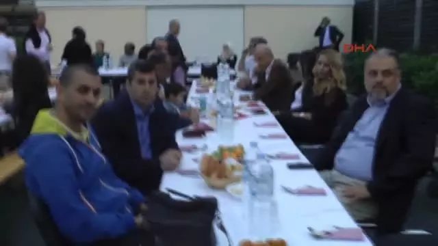 Fürth Ditib'ten 600 Kişilik Açık Hava Iftarı Fürth Ditib'ten 600 Kişilik Açık Hava Iftarı
