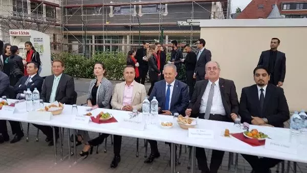 Fürth Ditib'ten 600 Kişilik Açık Hava İftarı Fürth Ditib'ten 600 Kişilik Açık Hava İftarı