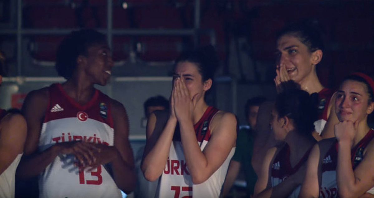 Kadın Milli Basketbolcular, Babalar Günü Klibiyle Gözyaşlarını Tutamadı