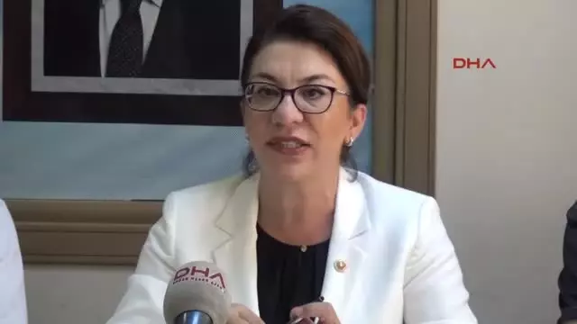 Manisa CHP'li Biçer, Kışladaki Toplu Rahatsızlığı Kırmızı Ete Bağladı Manisa CHP'li Biçer, Kışladaki Toplu Rahatsızlığı Kırmızı Ete Bağladı