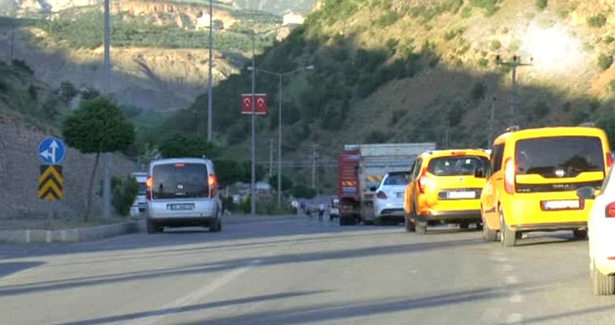 Tunceli'de Aracı Kurşunlanıp Yakılan Öğretmenden Haber Alınamıyor