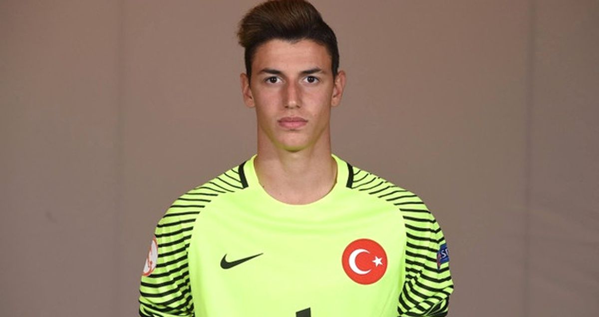 Altınordu, Genç Kaleci Berke Özer'in Transferi İçin Görüşmelere Başladı