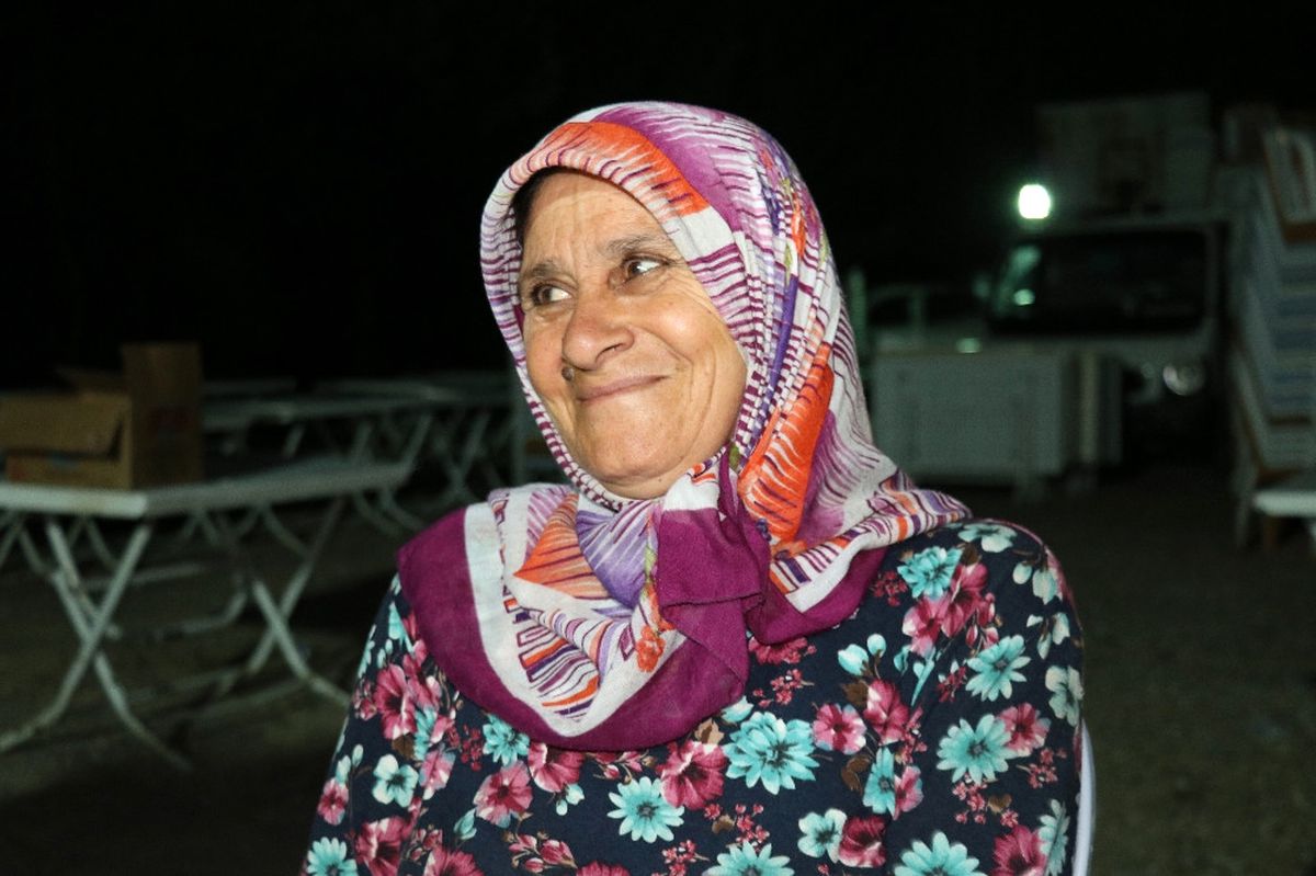 Beyin Ameliyatı Olduğundan Beri Mani Söylemeden Duramıyor