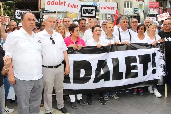 İzmir'den Başlayan Adalet Yürüyüşü Manisa'da Devam Etti İzmir'den Başlayan Adalet Yürüyüşü Manisa'da Devam Etti