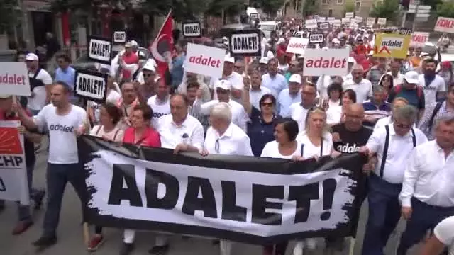 Manisa Izmir'den Başlayan Adalet Yürüyüşü Manisa'da Devam Etti Manisa Izmir'den Başlayan Adalet Yürüyüşü Manisa'da Devam Etti