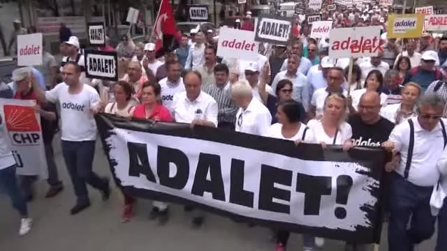 Manisa Izmir'den Başlayan Adalet Yürüyüşü Manisa'da Devam Etti Manisa Izmir'den Başlayan Adalet Yürüyüşü Manisa'da Devam Etti