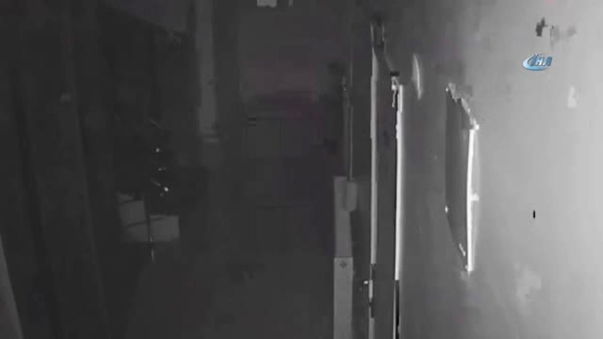 V Maskeli Hırsızlık Anı Kamerada
