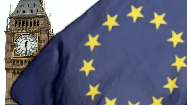 Brexit Görüşmeleri İngiltere'deki Siyasi Sıkıntıların Gölgesinde Başlıyor