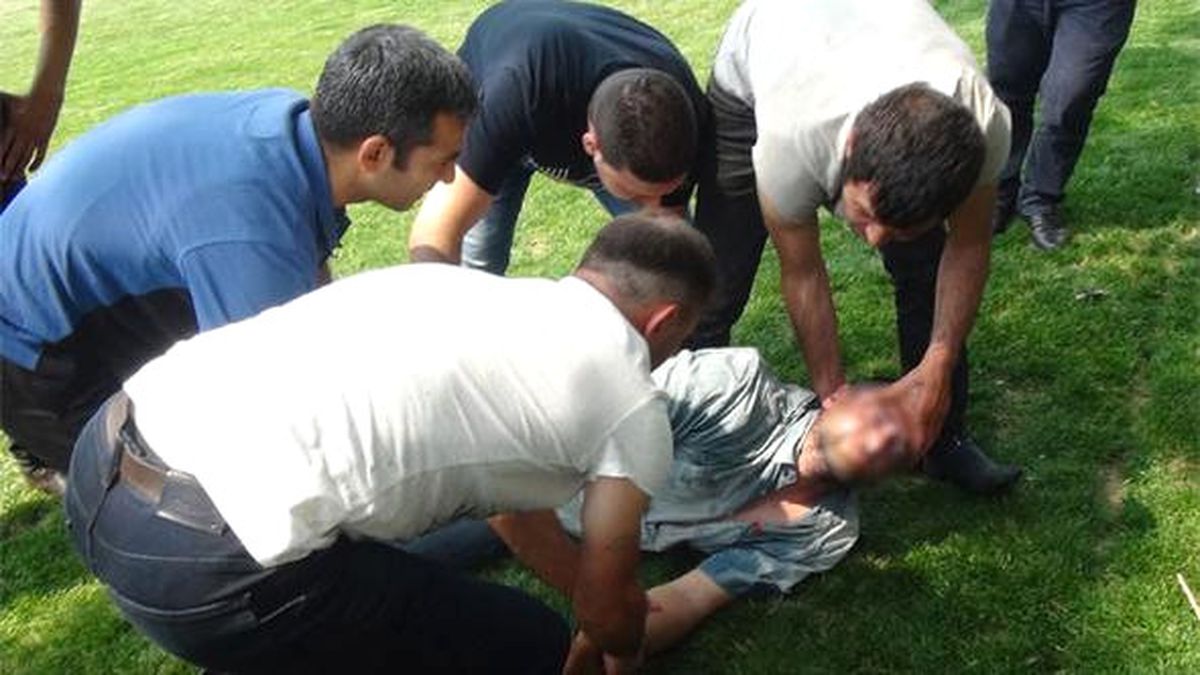 Bonzai İçerek Gezi Parkı'nda Krize Giren Turistin İçler Acısı Hali Kamerada!