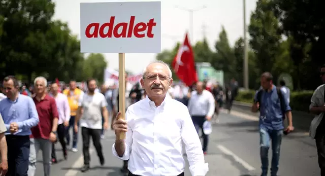CHP'nin, Berberoğlu'nun Tutuklanmasına Tepki Yürüyüşü