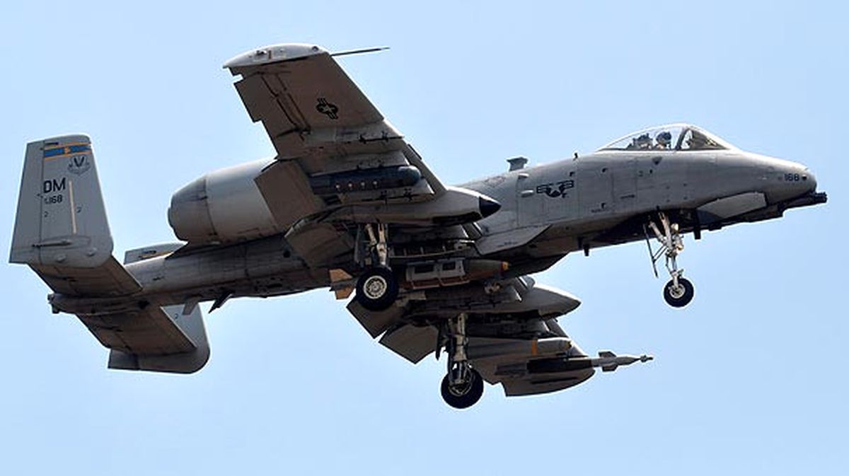 İncirlik'te Tank Avcısı A10 Uçağı Hareketliliği