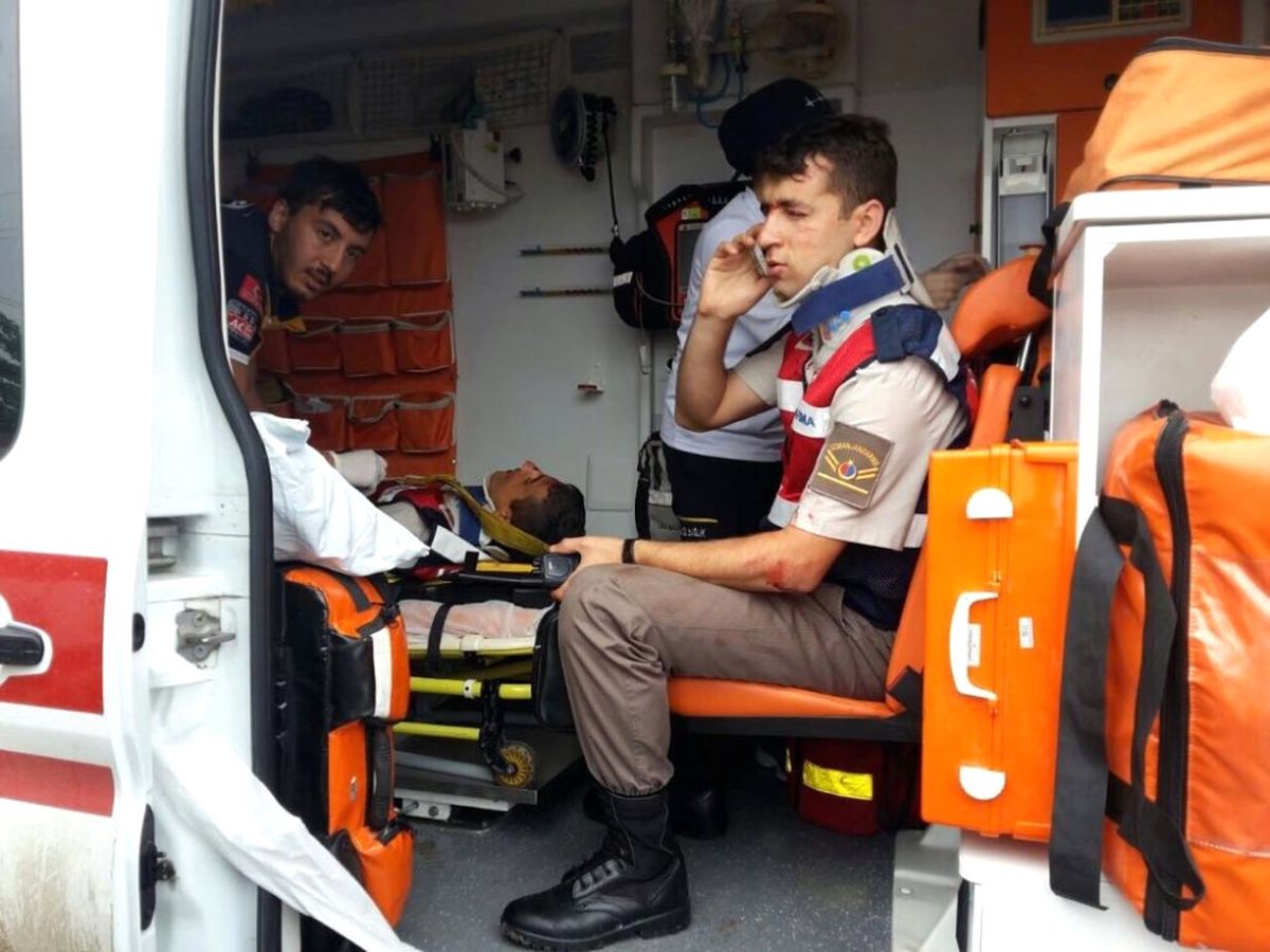 Jandarma Aracı Otomobille Çarpıştı: 1 Ölü, 2 Yaralı