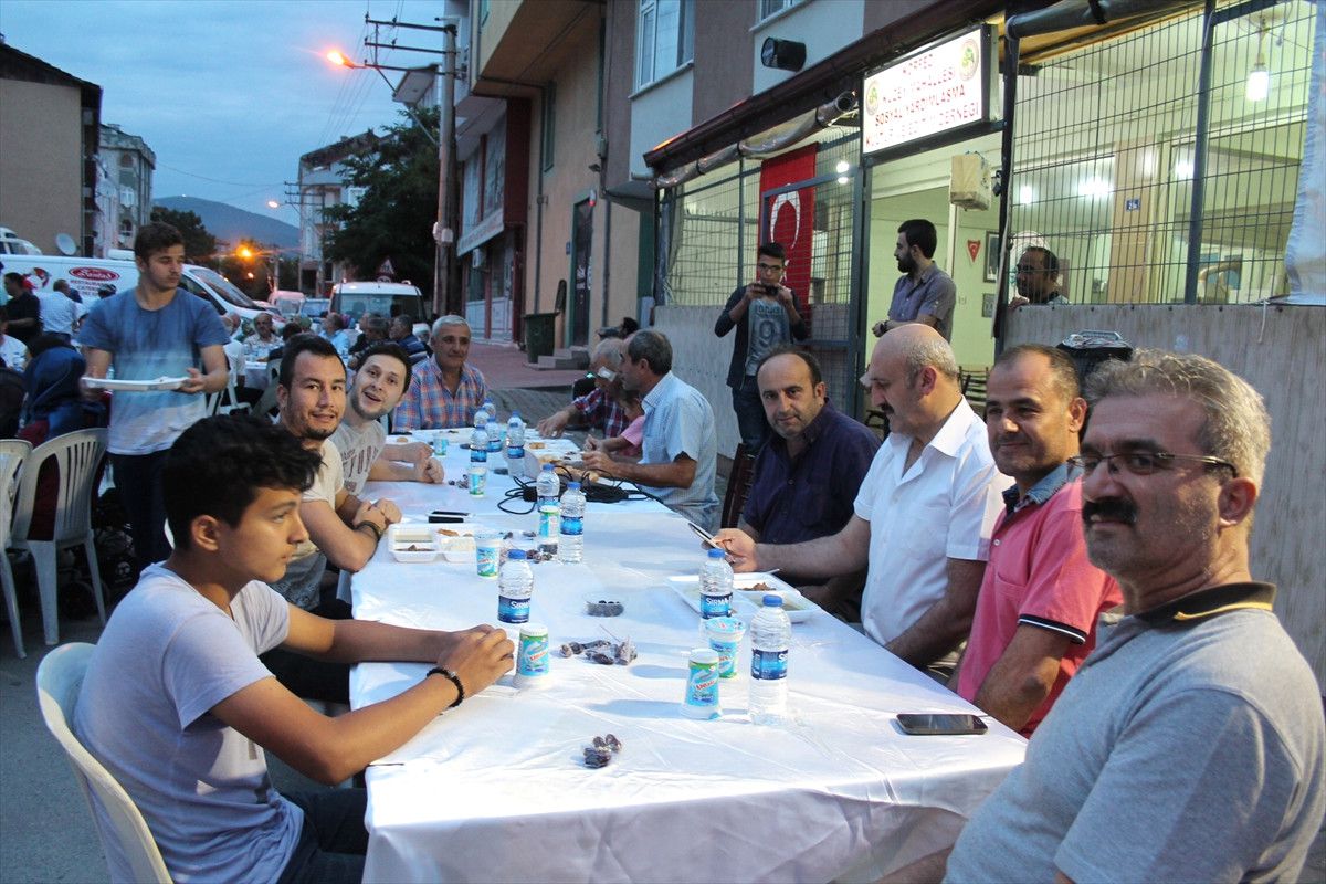 Körfez'de Halk İftarı