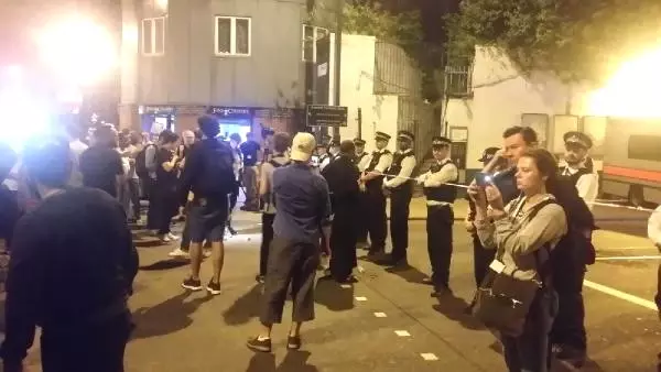 Londra'da Kamyonet Yayaların Arasına Daldı, 1 Kişi Öldü (6)