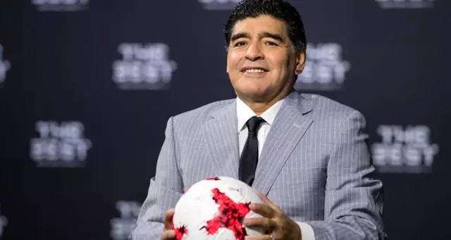 Maradona, Dani Alves'in Sözlerine Sinirlendi: O Tam Bir Aptal