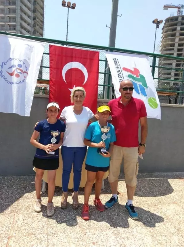 Mersin'de Düzenlenen 12 Yaş Tenis Turnuvası Sona Erdi