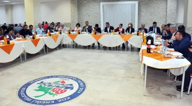 Uysal, Stk'lar, Gazeteciler ve Belediye Personeli ile İftar Yaptı