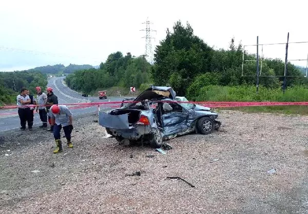 Zonguldak'ta Otomobil ile Askeri Araç Çarpıştı: 1 Ölü, 2 Yaralı