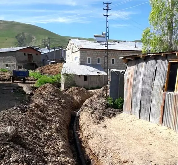 Büyükşehir'in İlçelerdeki Altyapı Çalışmaları Sürüyor