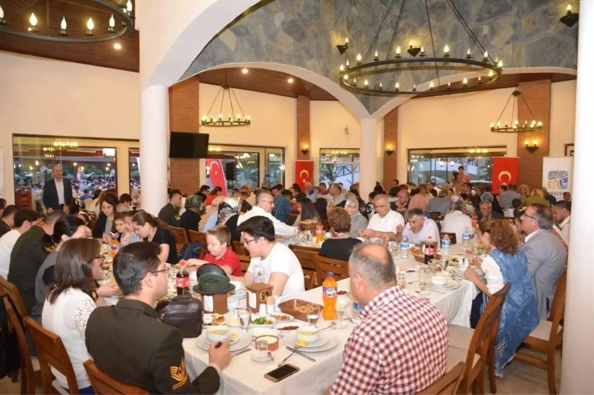 Karacabey'de Şehit ve Gazi Aileleri İftarda Buluştu
