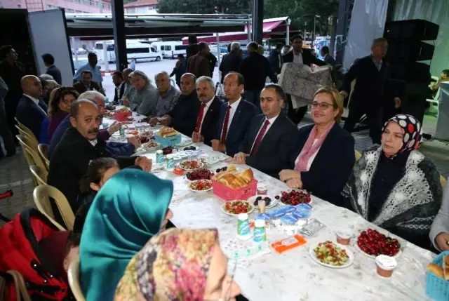 Konak'tan Şaphane'ye Kardeşlik Sofrası