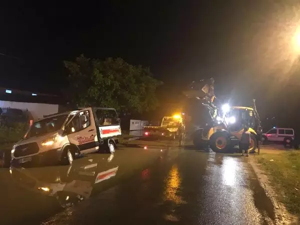 Sakarya'da Yağmur Su Baskınlarına Yol Açtı (3)