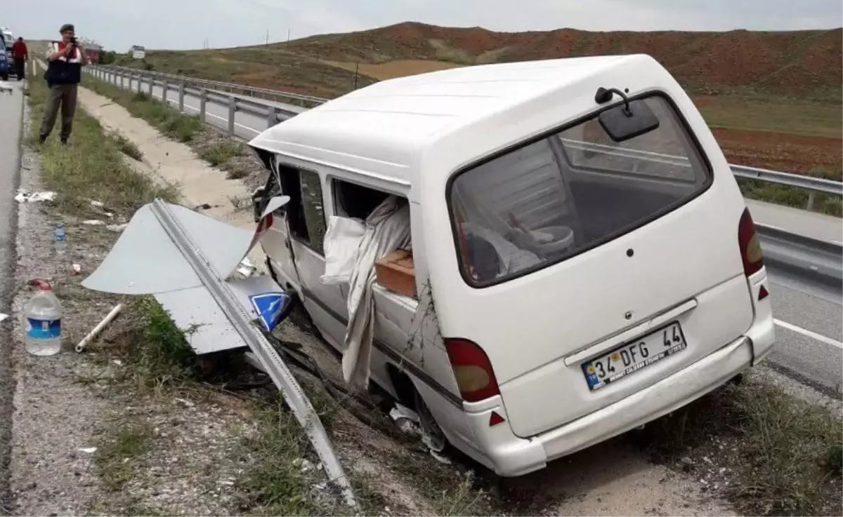 Çorum'da Trafik Kazası: 4 Yaralı