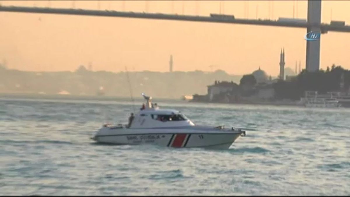 Üsküdar'da Arkadaşlarıyla Denize Giren Genç Kayboldu
