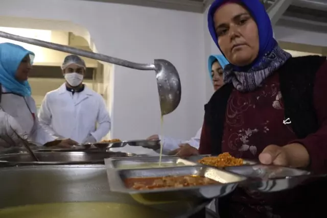 Bu Köyde Evlerde İftar Sofrası Kurulmuyor Bu Köyde Evlerde İftar Sofrası Kurulmuyor