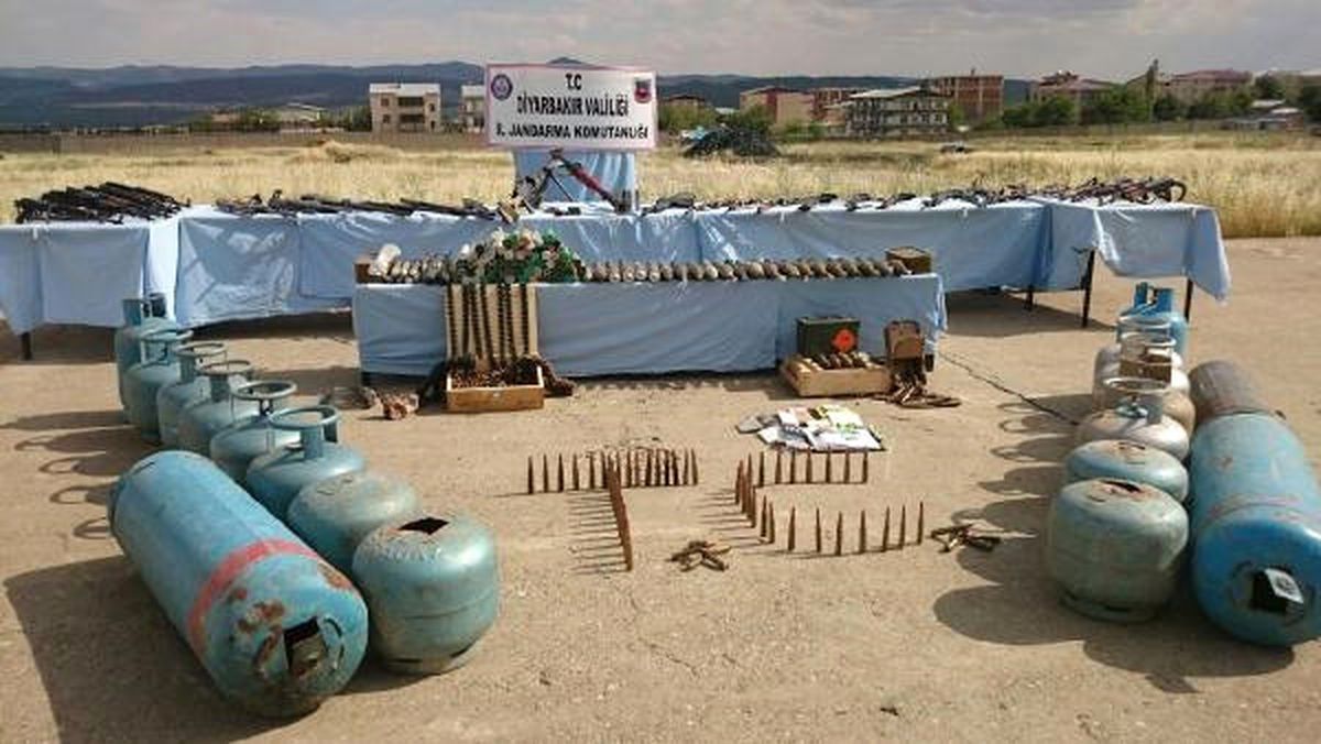 Diyarbakır'da 25 Gün Süren Opeasyonda 8 PKK'lı Öldürüldü, 17 Ton Esrar Ele Geçti
