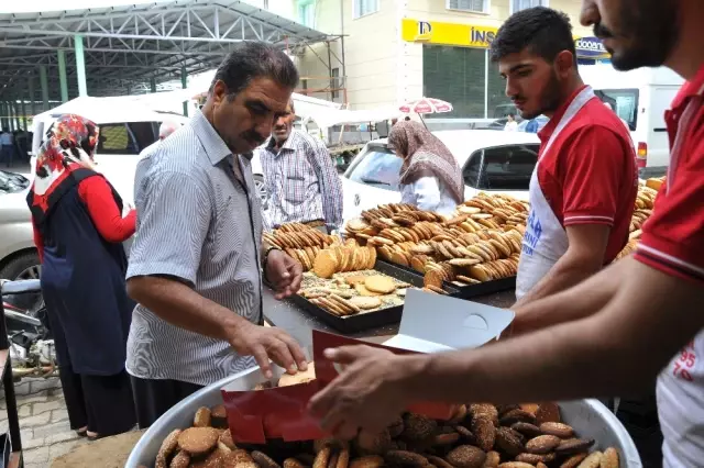 İslahiye'de Bayram Kömbe'sine Yoğun İlgi İslahiye'de Bayram Kömbe'sine Yoğun İlgi