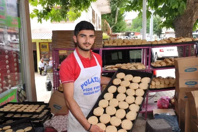 İslahiye'de Bayram Kömbe'sine Yoğun İlgi İslahiye'de Bayram Kömbe'sine Yoğun İlgi