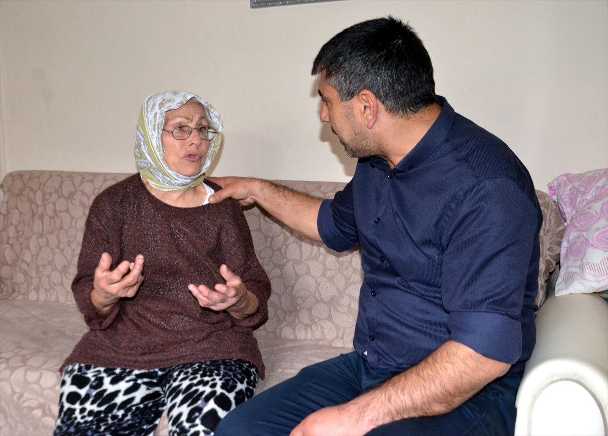 Yaşlı Kadın 'Para Bozma' Bahanesiyle Dolandırıldı