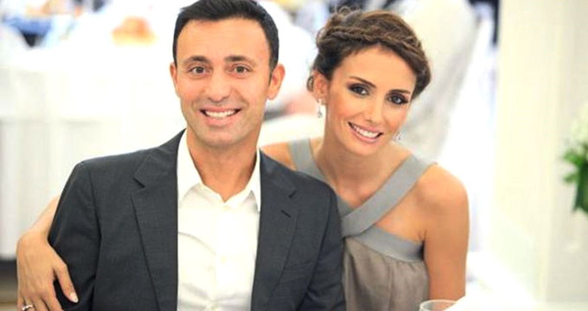 Emina Sandal, Kadir Gecesi'nde Eline Tesbihini Alıp Dua Etti