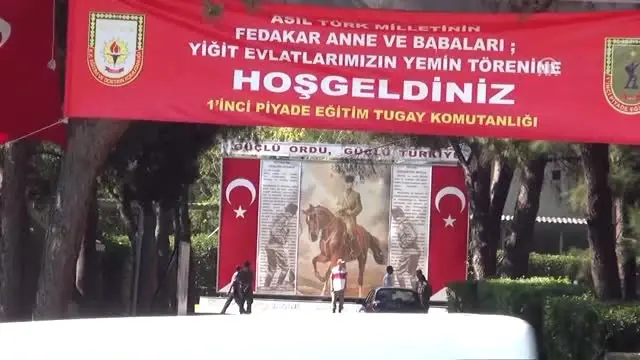 Gıda Zehirlenmesinin Yaşandığı Kışlada Yemin Töreni Gıda Zehirlenmesinin Yaşandığı Kışlada Yemin Töreni