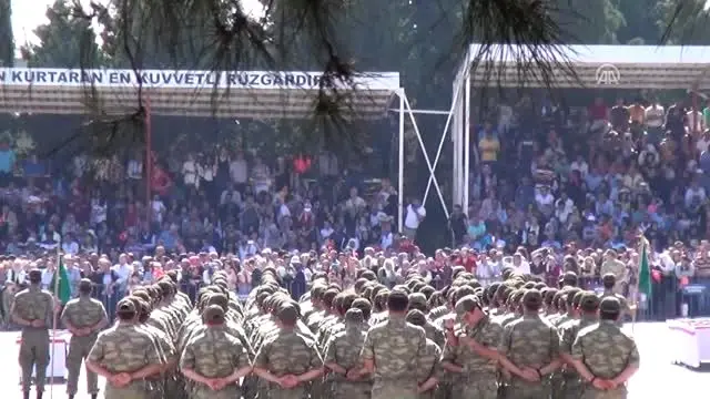 Gıda Zehirlenmesinin Yaşandığı Kışlada Yemin Töreni Gıda Zehirlenmesinin Yaşandığı Kışlada Yemin Töreni