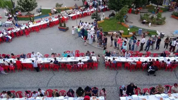 Gökçeada'da Türkler ve Rumlar Hoşgörü Sofrasında İftar Yaptı