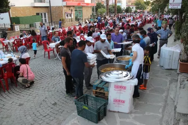 Müslüman ve Hristiyan Vatandaşlar İftarda Buluştu
