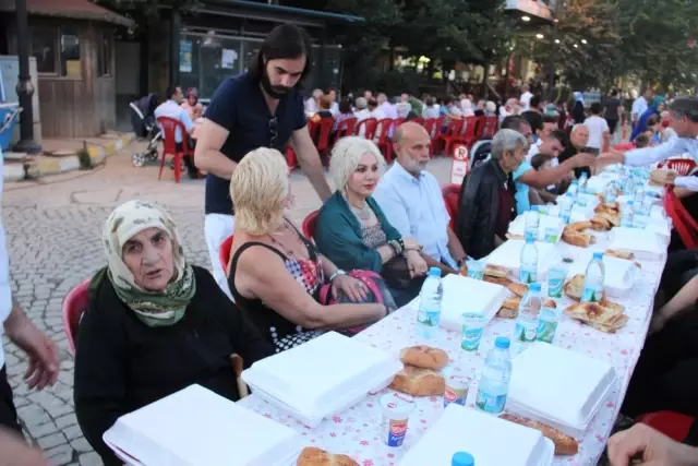 Müslüman ve Hristiyan Vatandaşlar İftarda Buluştu