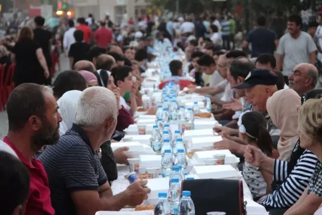 Müslüman ve Hristiyan Vatandaşlar İftarda Buluştu