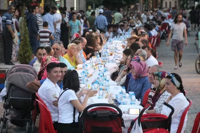 Müslüman ve Hristiyan Vatandaşlar İftarda Buluştu