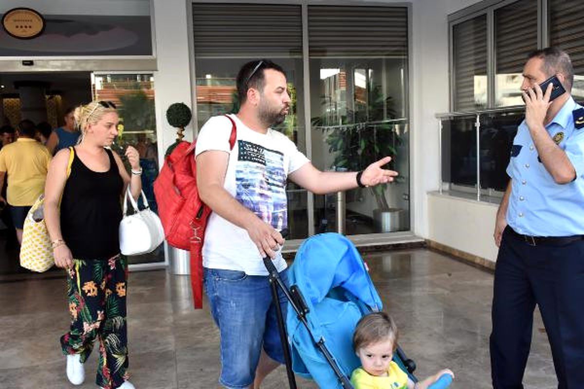 Otel Odaları Birden Çok Aileye Satılınca 50 Aile Kapıda Kaldı