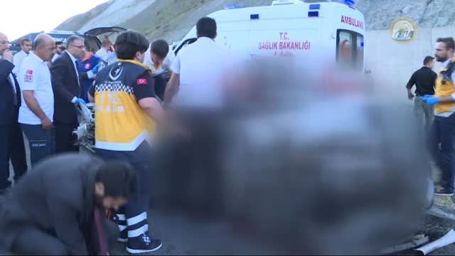 Başbakan Yıldırım'ın güzergahında feci kaza: 5 kişi hayatını kaybetti